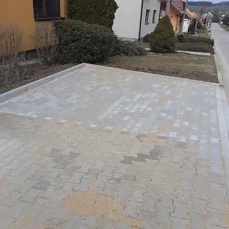 Rd Cerncin Bucovice Apartment Exterior photo